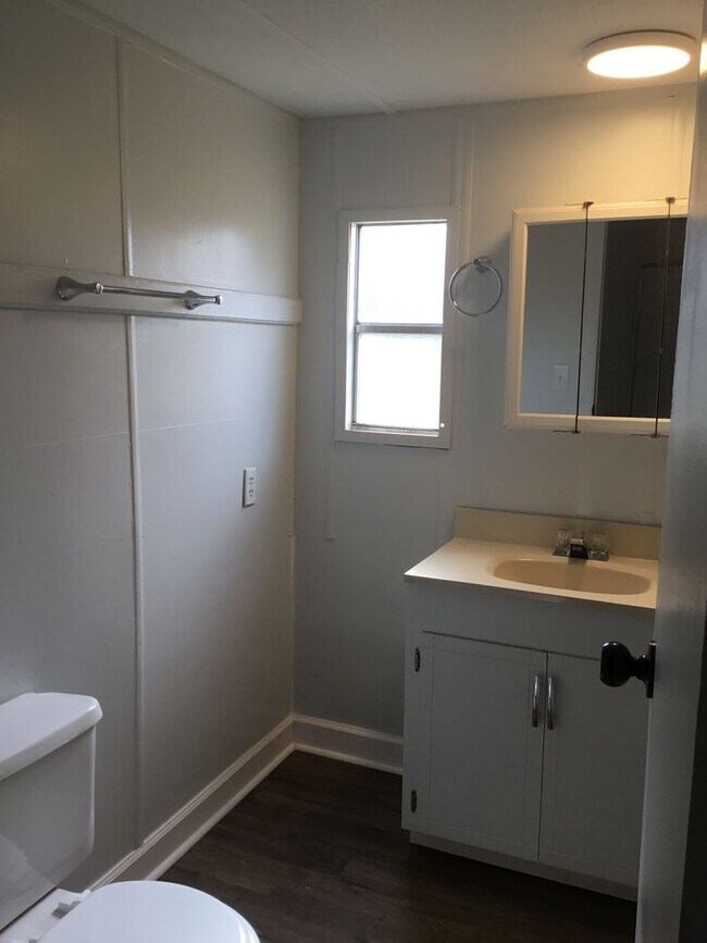 Building Photo - Peaceful Living in Havelock