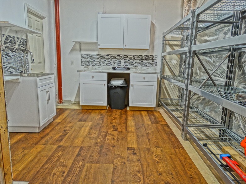 Kitchen - 11598 Tolson Plz