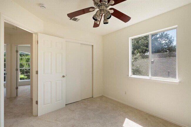 Building Photo - 1201 Marigold Way