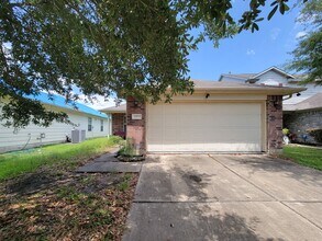 Building Photo - This is a cute 1 story 3 bedroom 2 bath of...