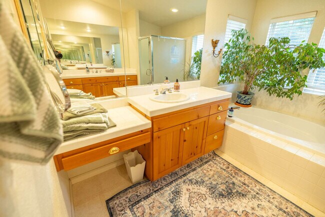 Building Photo - 115 Maybeck St