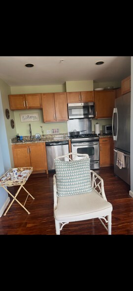 Building Photo - 81 Frank Norris St