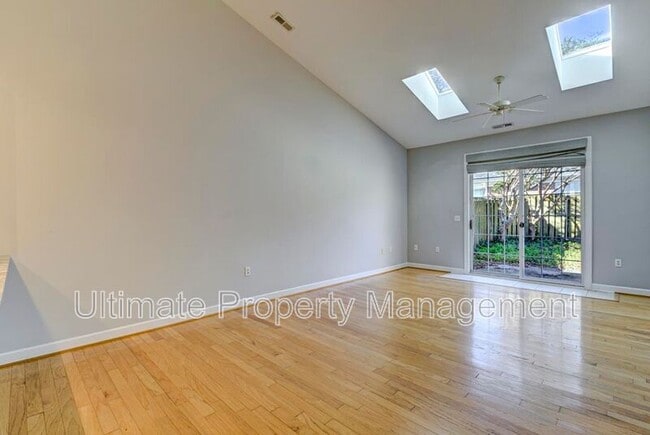 Building Photo - 5006 Carleton Dr