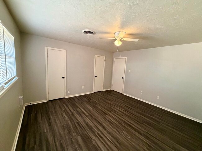 Building Photo - 3813 51st St