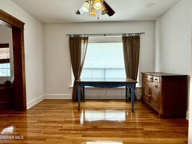 Building Photo - 611 New York Ave