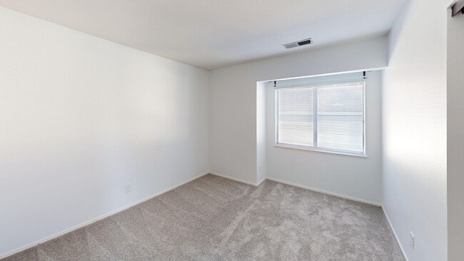 Building Photo - Update 2x2 Top Floor Condo with pool, storage, fireplace & garage in ideal Novato Location