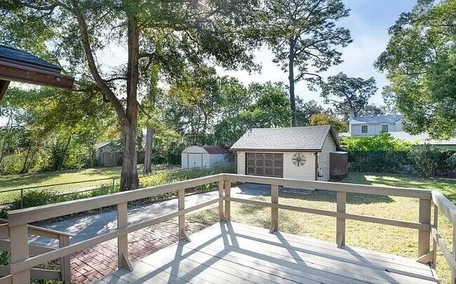 Building Photo - 1258 Monterey St