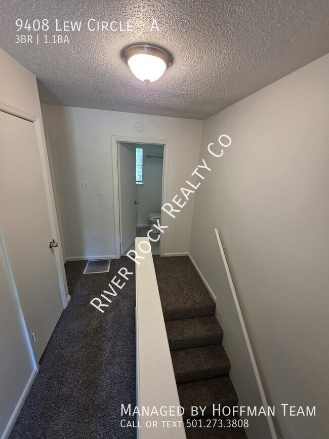 Building Photo - 9408 Lew Cir