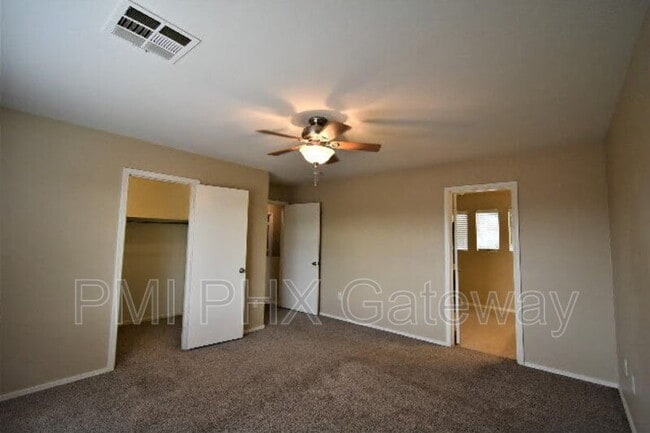 Building Photo - 2619 E Shannon St