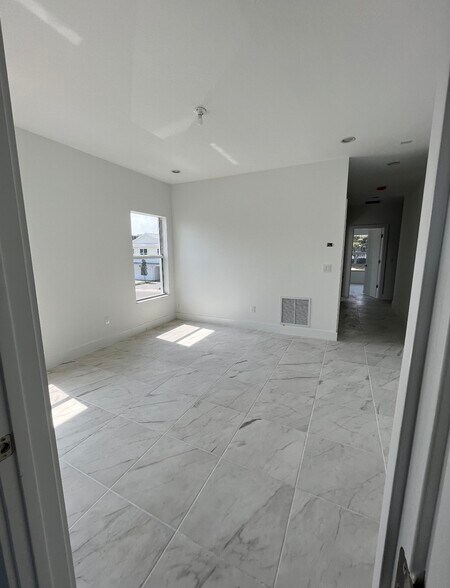 Building Photo - 631 Parsons Way