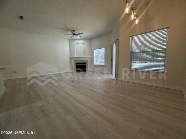 Building Photo - 3176 Tower Oaks Dr