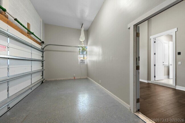 Building Photo - 15503 Temple Blvd