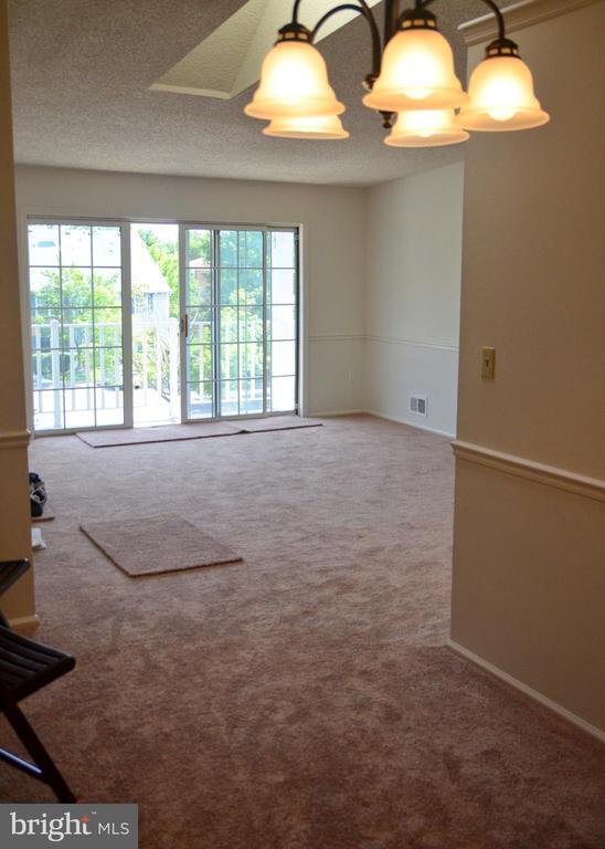 Building Photo - 74 Lehavre Ct