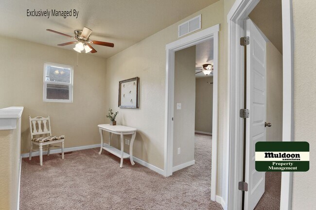 Building Photo - Very Nice Three Bedroom Home with a Loft a...