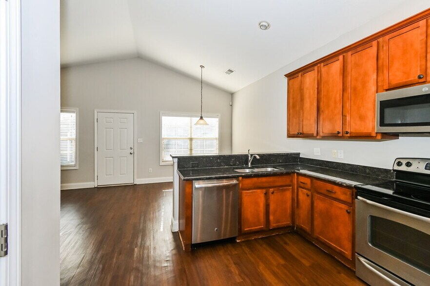 Building Photo - 2915 S Hartland