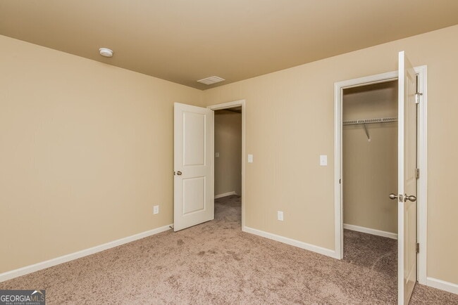 Building Photo - 258 Stillwood Dr