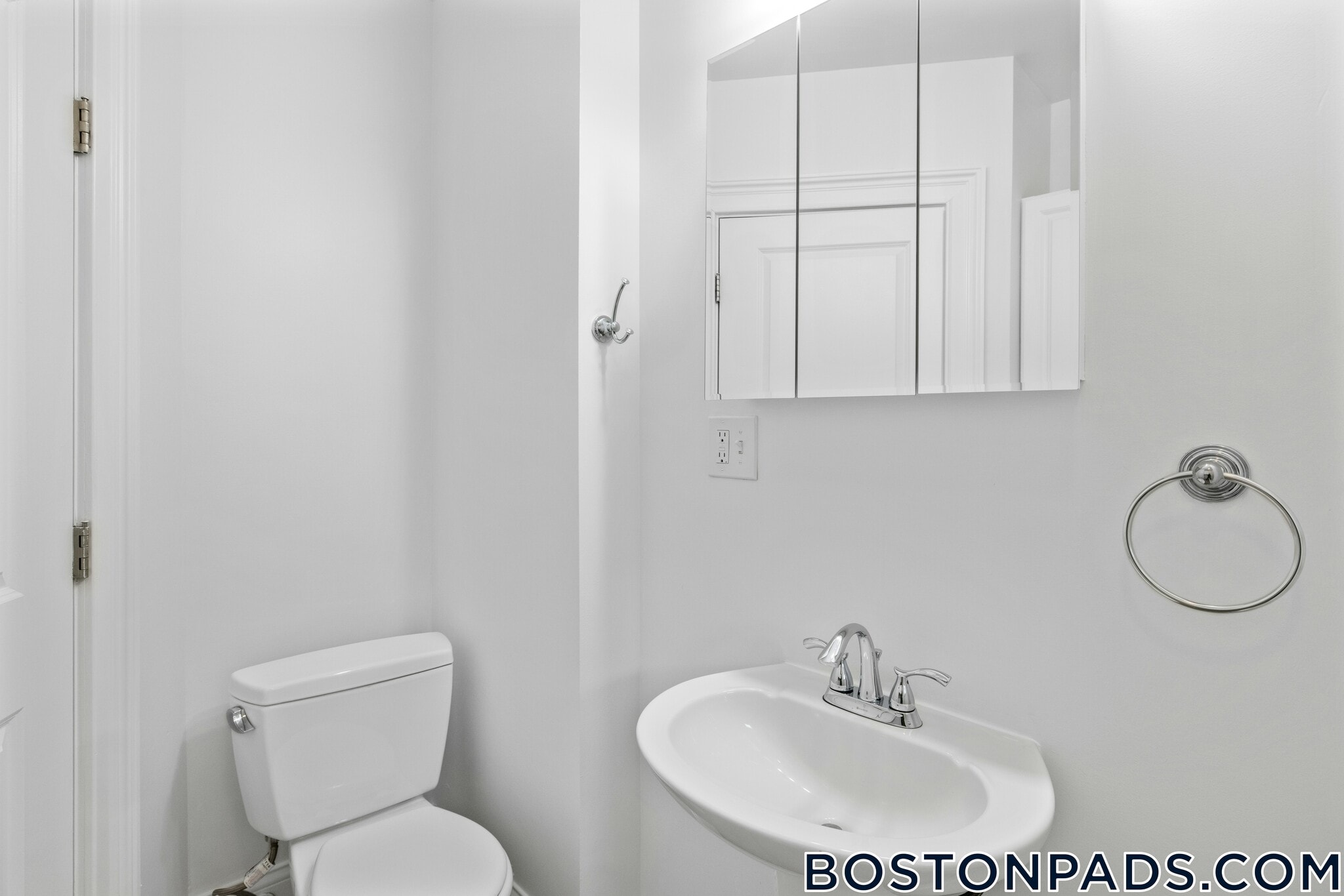 Building Photo - 122 Columbia St