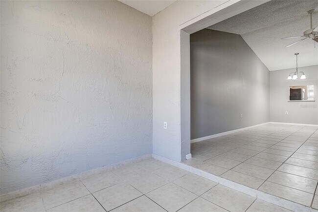 Building Photo - 4752 Sunny Loop