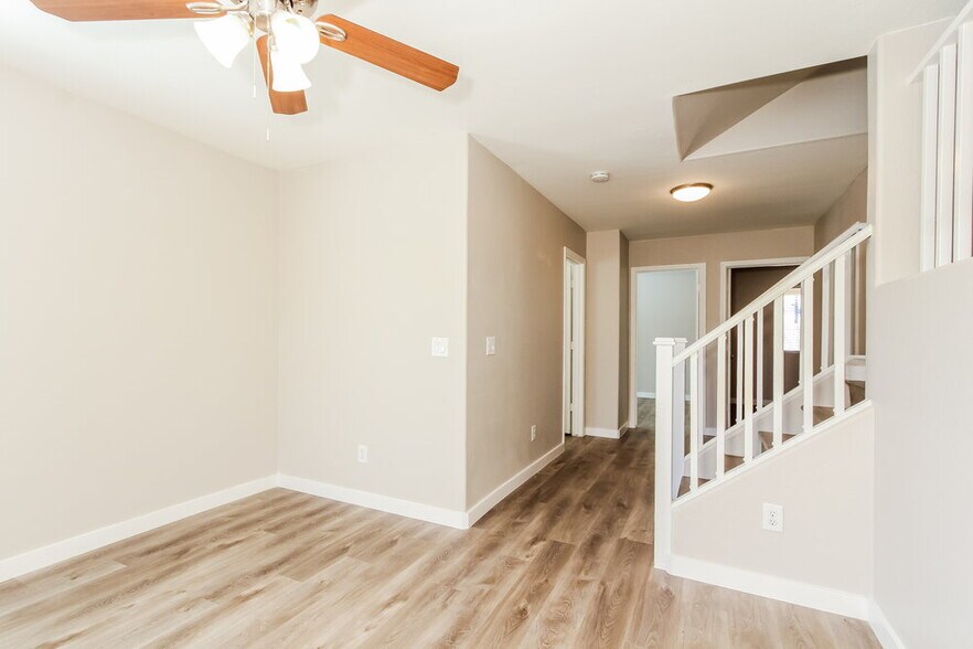 Building Photo - 6628 W Monroe St