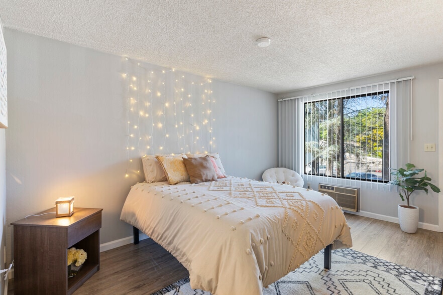 Studio, 1BA - 320 SF - Elevate Reno