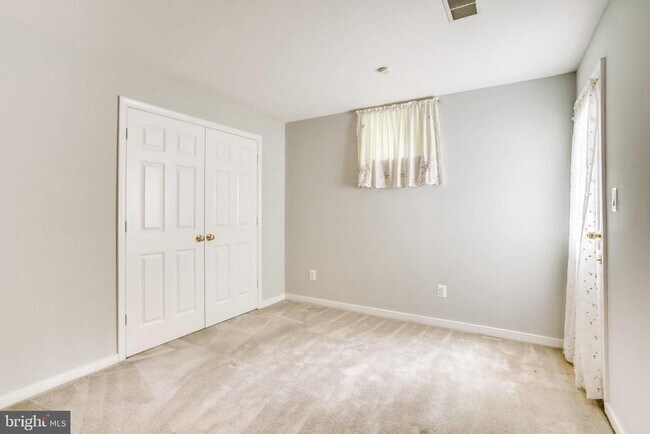 Building Photo - 26161 Rachel Hill Dr