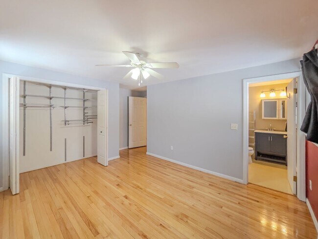 Building Photo - Spacious 4BR/2.5BA/2Car Garage Home with Finished Basement & Hardwood Floors – Gales Ferry