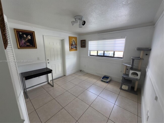 Building Photo - 10600 SW 146th Ct