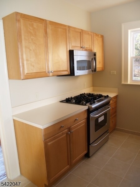 Building Photo - 17 Mountain View Pl