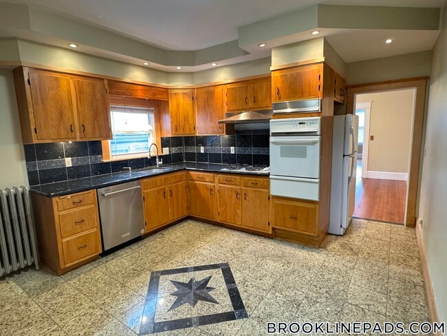 Building Photo - 759 Boylston St