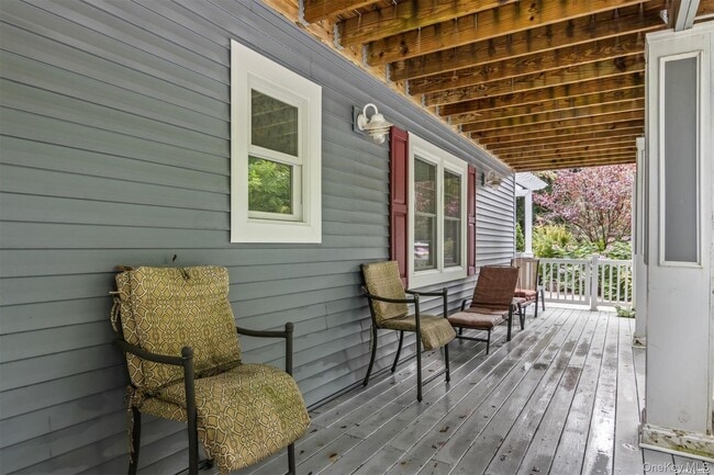 Building Photo - 245 Main St