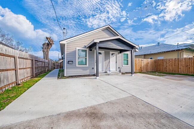 Building Photo - 6725 Avenue K