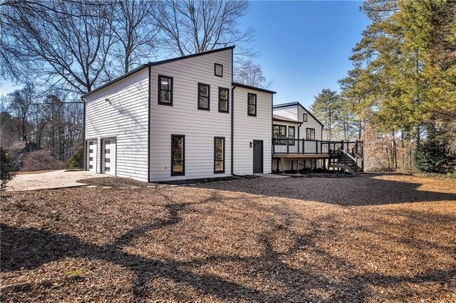 Building Photo - 2645 Shadow Woods Cir NE