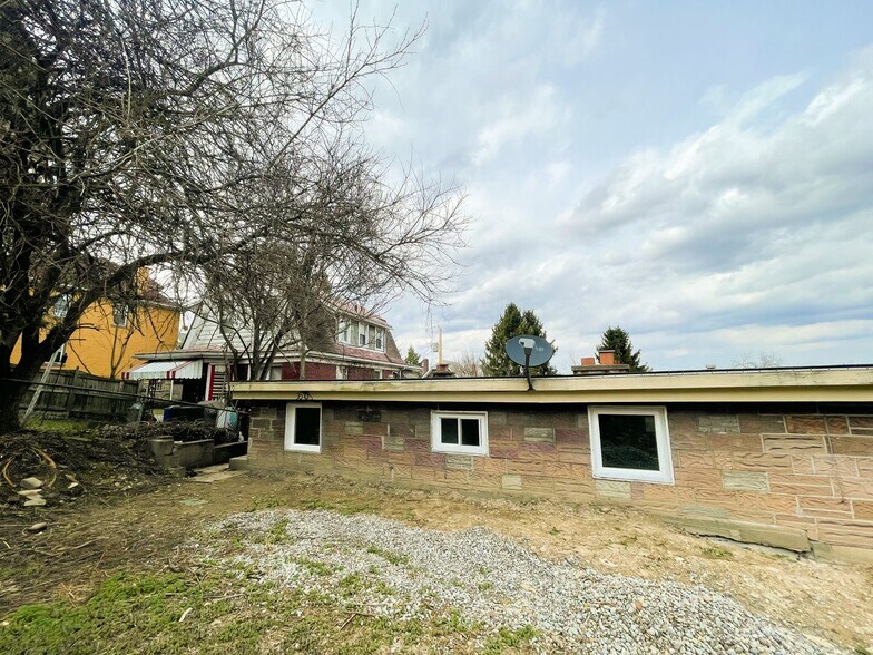 Building Photo - 418 Parkwood Rd