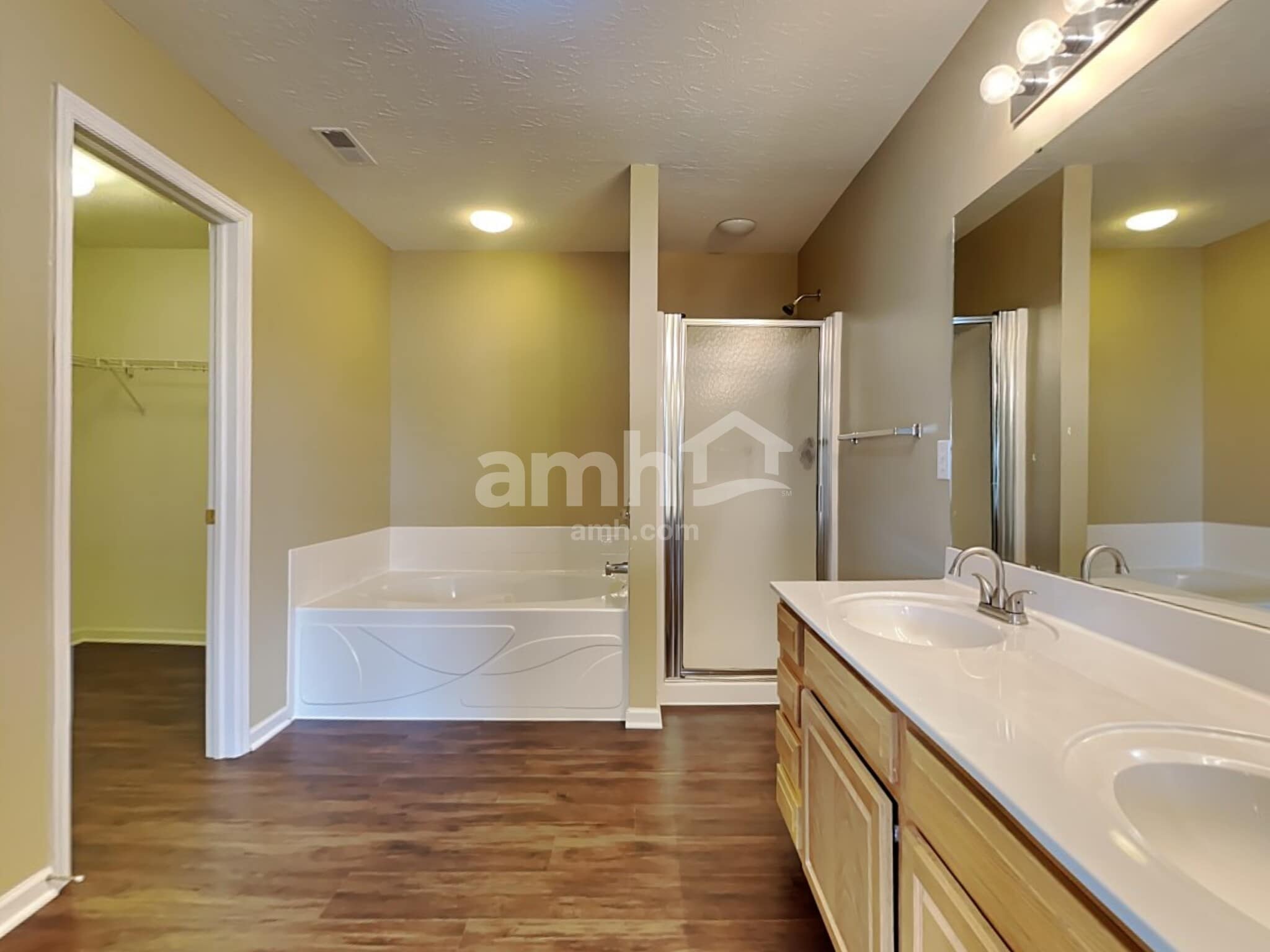 Building Photo - 4230 Mallard Dr