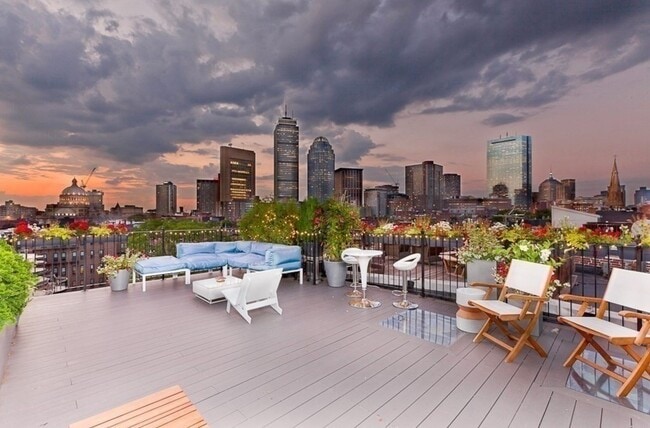 Building Photo - 550 Columbus Ave