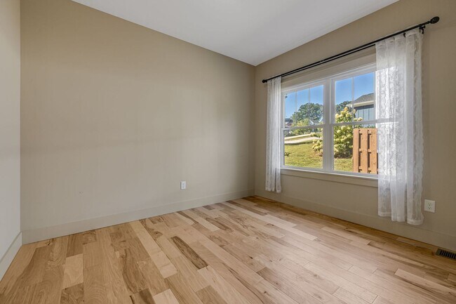 Building Photo - 40 Rangeley Dr