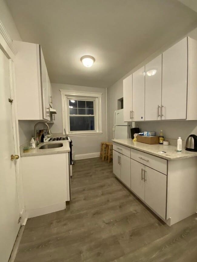 Building Photo - 14 Melvin Ave