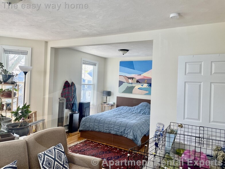 Building Photo - 385 Columbia St