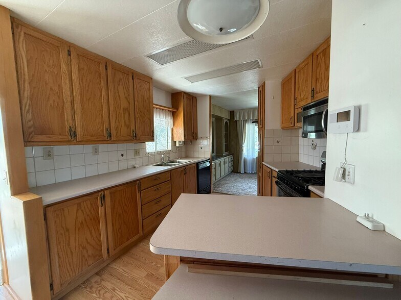 Building Photo - 101 Jones St