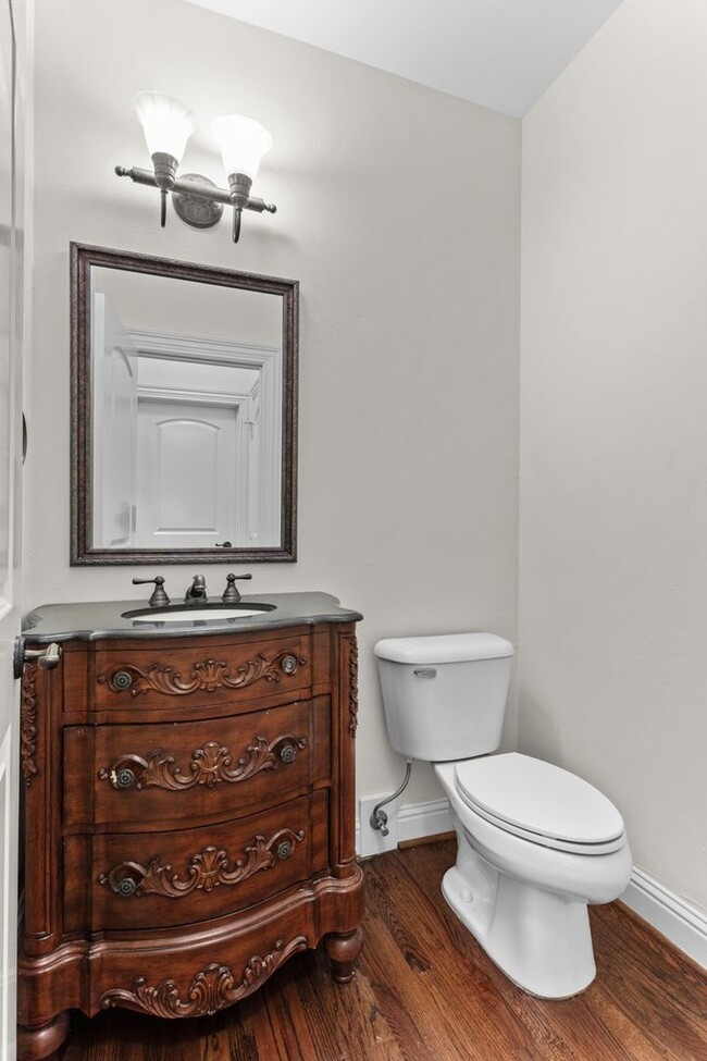 Building Photo - Luxury Highland Park Living