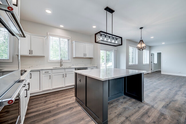 Building Photo - 12948 Parterre Pl
