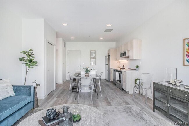 Building Photo - 7410 Kercheval Ave