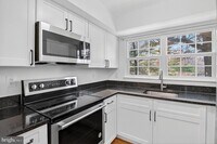 Building Photo - 7753 Inversham Dr