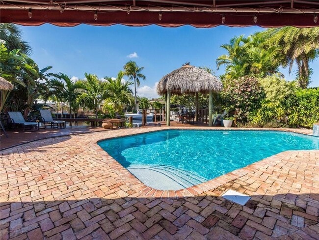 Building Photo - 2319 NE 16th Ave