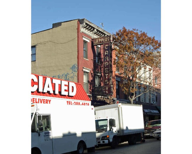 Building Photo - 647 Grand St