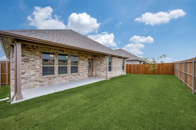 Building Photo - 5231 Meadow Ln