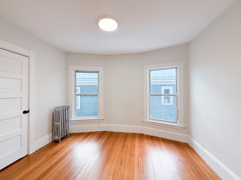 Building Photo - 57 Rexford St