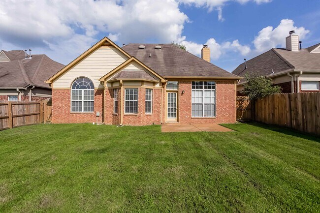 Building Photo - 1117 Averett Ln