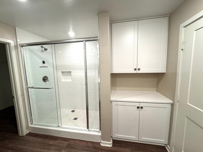 Building Photo - Contemporary 2 Bedroom 2 bath condo in the...