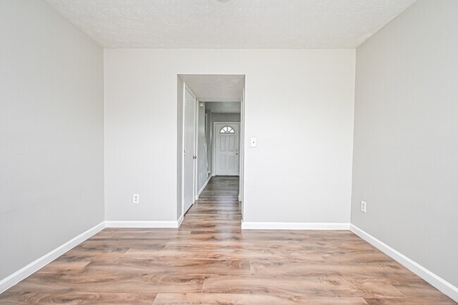 Building Photo - 10933 Birchridge Dr